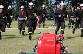 Gminne Zawody Pożarnicze w Chmielnie wygrało OSP Brzostowo [ZDJĘCIA]