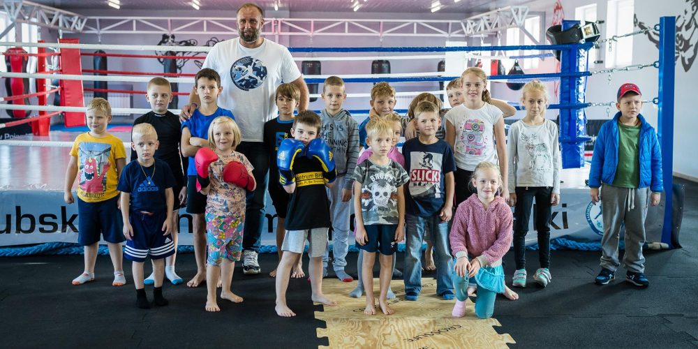 Artur Siódmiak spotkał się z dziećmi w Kaszubskim Centrum Sportów Walki