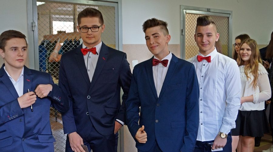 fot. PG nr.2 w Żukowie/ egzamin gimnazjalny