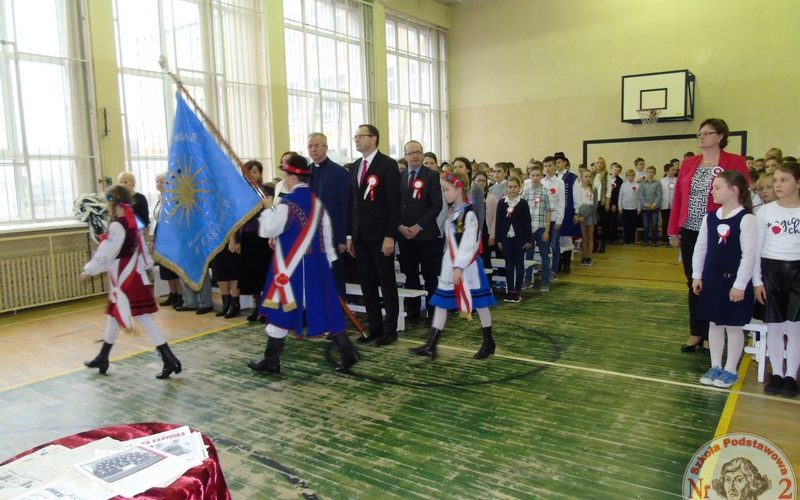 Święto Odzyskania Niepodległości w kartuskiej „Dwójce” [ZDJĘCIA]