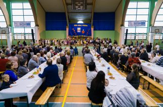 Najmłodsi uczniowie Szkoły Podstawowej w Przodkowie wystąpili dla swoich dziadków