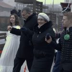 Uczniowie przetańczyli poloneza na kartuskim Rynku. To znak, że matura tuż tuż