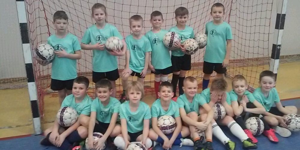 Do szczęścia wystarczy piłka i dwie bramki… W Chmielnie rozwija się piłkarska nadzieja