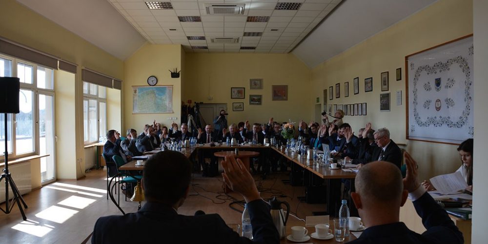Okręgi wyborcze i pomoc finansowa dla powiatu – LI Sesja Rady Miejskiej w Żukowie
