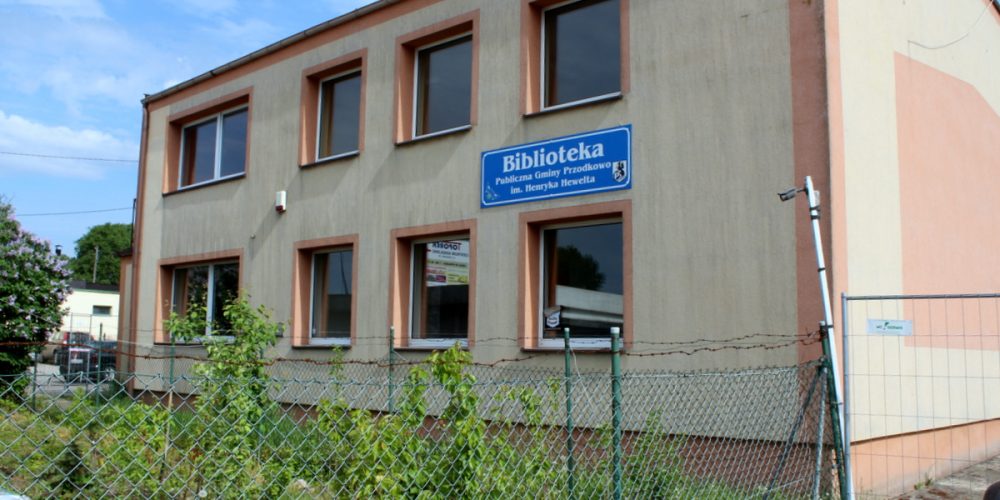 Dzięki remontowi budynek Biblioteki Publicznej Gminy Przodkowo im. Henryka Hewelta otrzyma nowy wygląd fot. Elżbieta Lejk /zKaszub.info