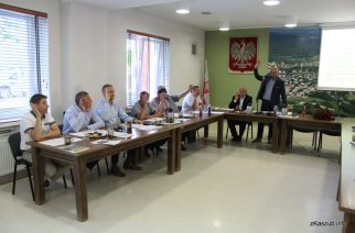 Punktem głównym ostatniej sesji Rady Gminy było Dwudzieste ósme absolutorium Wójta Tadeusza Kobieli zostało uchwalone jednogłośnie fot. Elżbieta Lejk /zKaszub.info