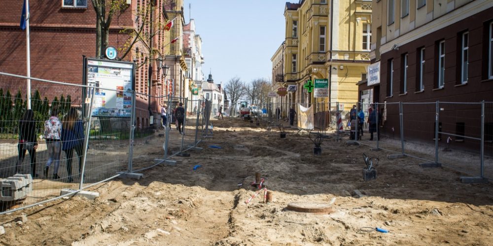 Deptak PRL, w związku z przedłużaniem się inwestycji w Kartuzach, został zamknięty do odwołania fot. E. Lejk / zKaszub.info