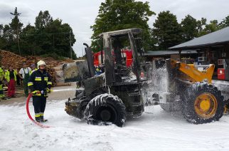 W Sulęczynie spłonęła ładowarka spalinowa