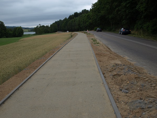 Trwa budowa ścieżki rowerowej na trasie Somonino – Ostrzyce