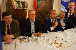 Spotkanie Tomasza Belgraua i kandydatów do rad z mieszkańcami Kartuz [ZDJĘCIA]