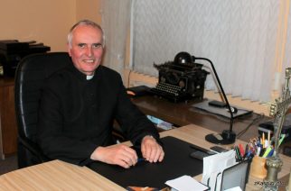 Ks. Bogdan Lipski, proboszcz parafii pw. św. Katarzyny Aleksandryjskiej w Stężycy