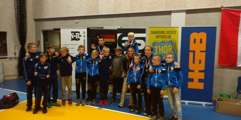 Igor Dąbrowski i Nikodem Sawicki z medalami na  Bjorne Cup 2018