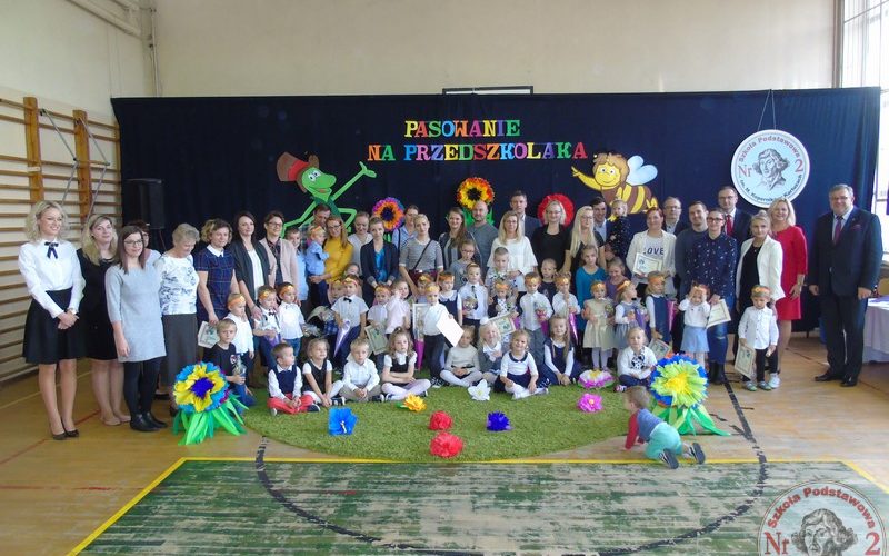 Pasowanie na przedszkolaka w kartuskiej „Dwójce”
