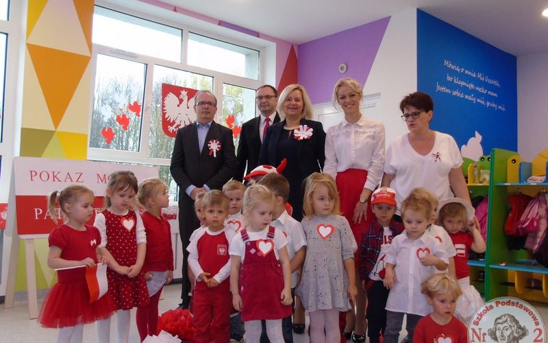 100-lecie odzyskania przez Polskę niepodległości w SP nr 2 w Kartuzach [ZDJĘCIA]