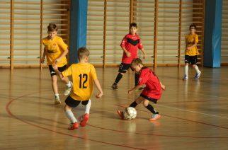 Drużyna Escola Futbolu najlepsza w somonińskim turnieju piłki nożnej halowej rocznika 2008