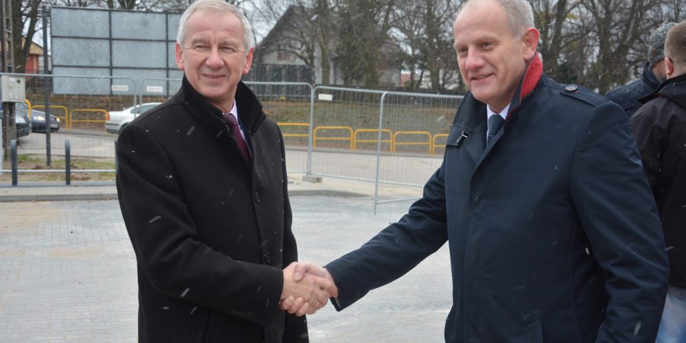 Parking przy Szkole Podstawowej nr 1 w Żukowie już gotowy