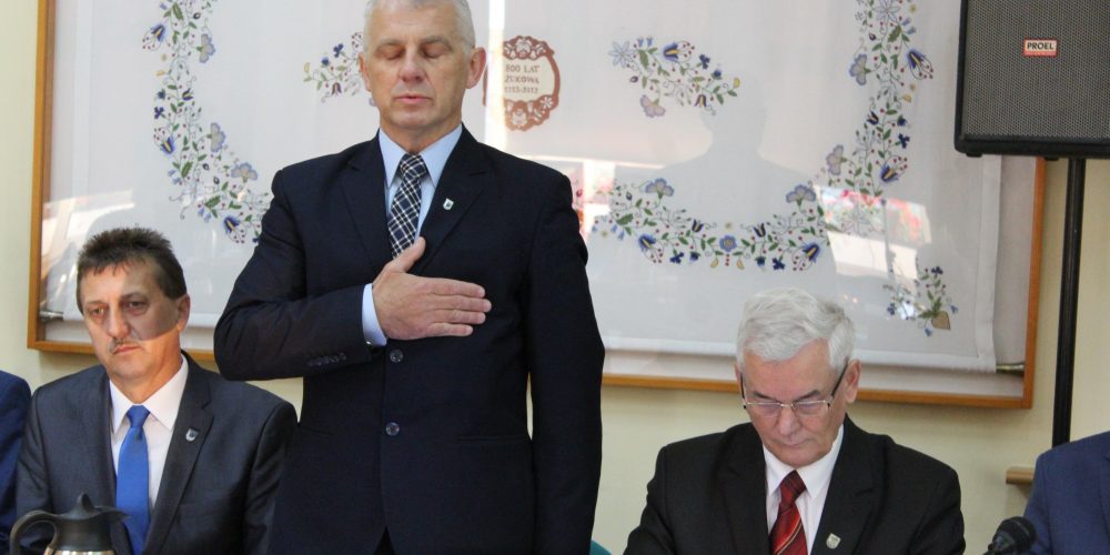 Radni z gminy Żukowo złożyli ślubowanie. Na zdjęciu: Grzegorz Tokarski fot. P.Ch. / zKaszub.info