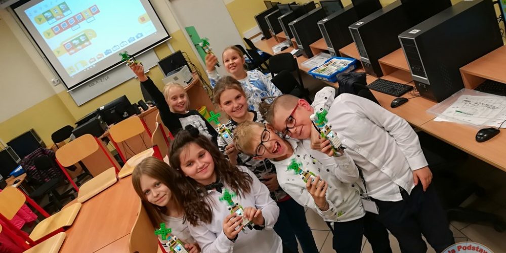 Dwójka zakończyła projekt „Od matematyki do robotyki” w ramach programu mPotęga [ZDJĘCIA]
