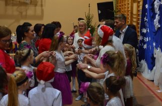 Za nami kiermasz świąteczny „Pomagając innym – pomagasz i sobie!”