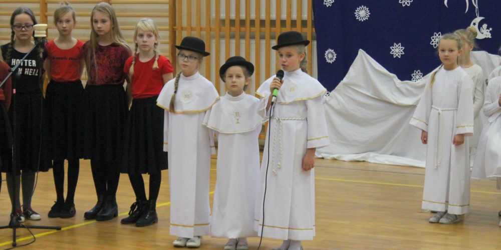 Świąteczne chwile kamienickiej społeczności szkolnej [ZDJĘCIA]