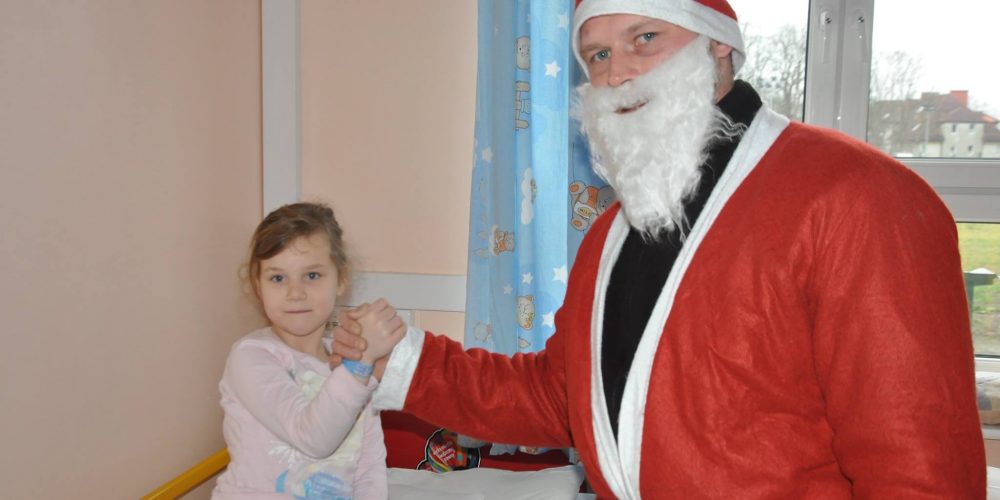 Mikołajkowy gest Straży Miejskiej w Kartuzach [ZDJĘCIA]