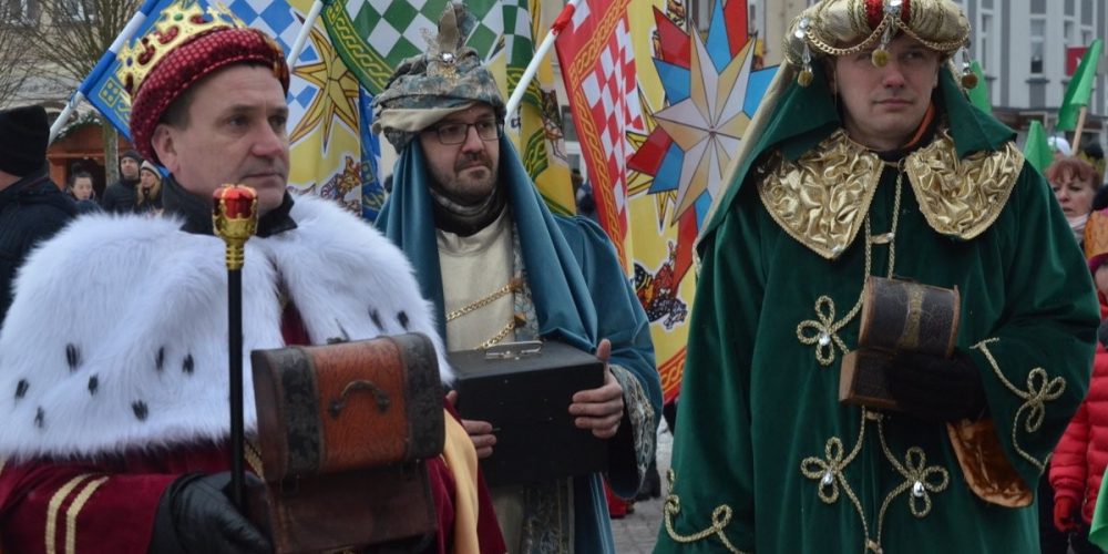 Barwny Orszak Trzech Króli na ulicach Kartuz! [ZDJĘCIA]