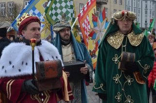 Barwny Orszak Trzech Króli na ulicach Kartuz! [ZDJĘCIA]