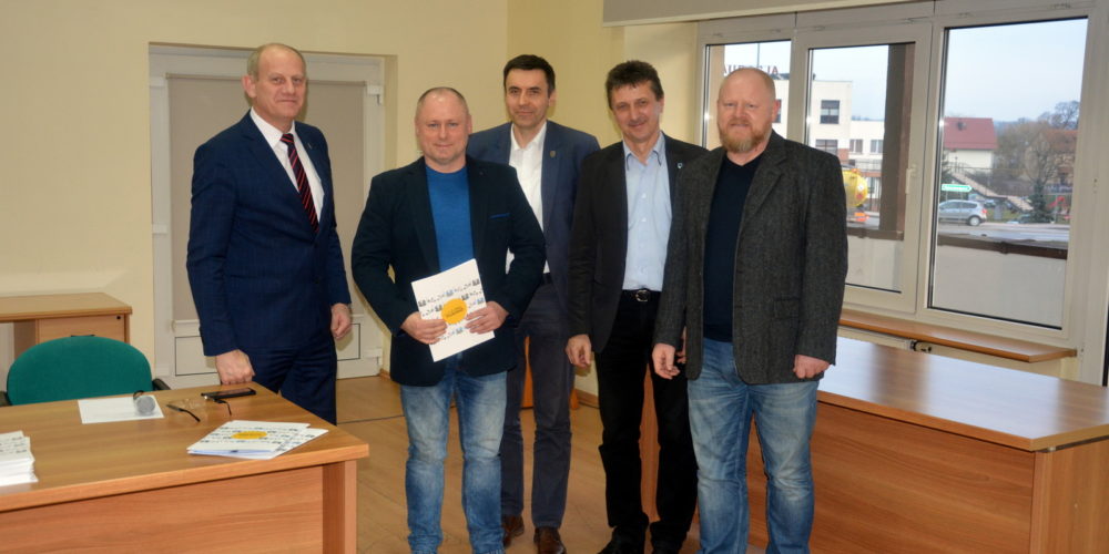 Żukowskie NGO z certyfikatami potwierdzającymi przyznanie grantów