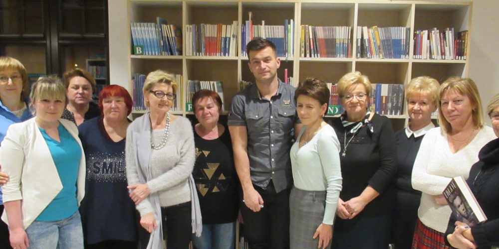 Pisarz Jakub Małecki spotkał się z czytelnikami w Kartuzach [ZDJĘCIA]