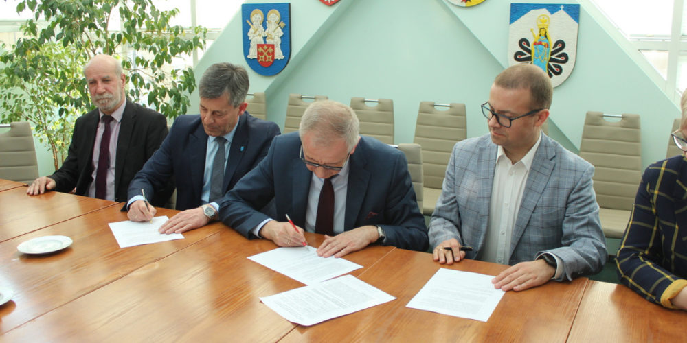 Podpisano umowę na budowę hali i łącznika przy ZSP Przodkowo