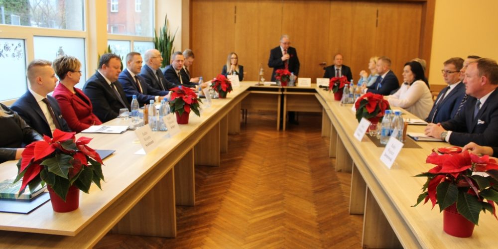 Radni wystosowali petycję w sprawie podtrzymania decyzji o wystąpieniu ze ZMP