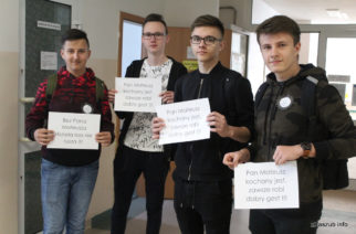 Murem za Mateuszem Frąckiewiczem – uczniowie protestują