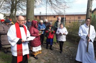 Kaszubska Droga Krzyżowa w Żukowie [ZDJĘCIA]