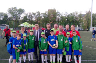 Stężyccy piłkarze na podium Wielkiego Finału Turnieju o Puchar Tymbarku!