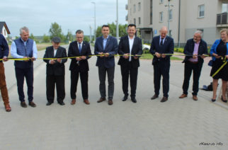 Przecięcia wstęgi dokonał Burmistrz Wojciech Kankowski, Przewodniczący RM Witold Szmidtke, Prezes Zarządu Makurat Invest Mirosław Makurat oraz przedstawiciele mieszkańców