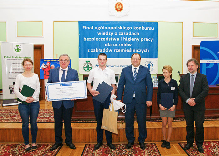 „Bezpiecznie od startu”, czyli wielki sukces Bartka w Ogólnopolskim Konkursie Wiedzy o Zasadach BHP