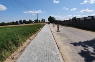 Budowa chodnika w Otominie już na finiszu