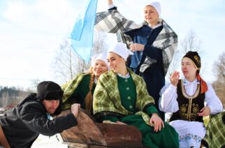 Zespół Pieśni i Tańca "Sierakowice"