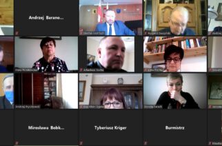 Kartuzy. Trwa sesja Rady Miejskiej. Sprawa nazw ulic odłożona na później