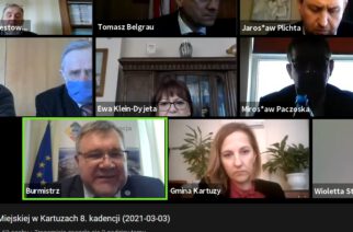 Kartuzy. Trwa sesja Rady Miejskiej. Burmistrz sugeruje radnym… szkolenie z budżetu