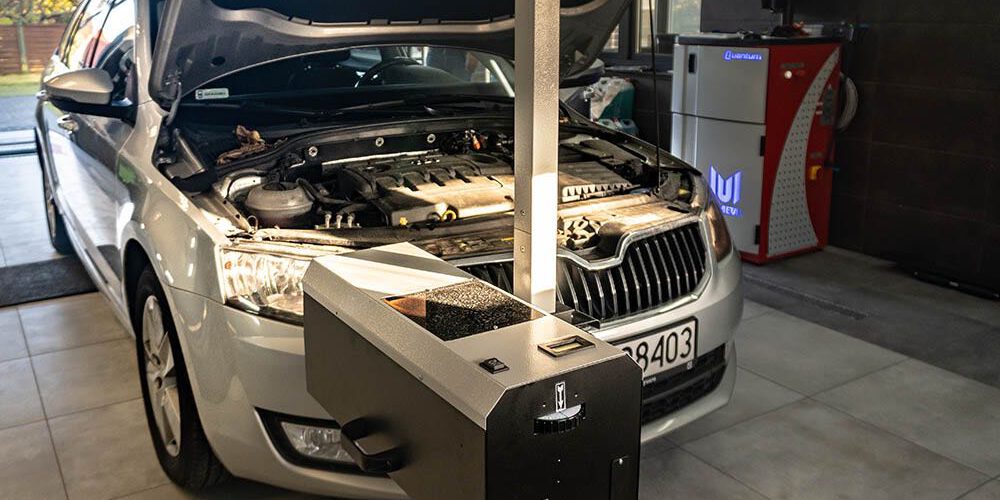 Wyjeżdżasz na majówkę? Sprawdź, jak przygotować swój samochód!