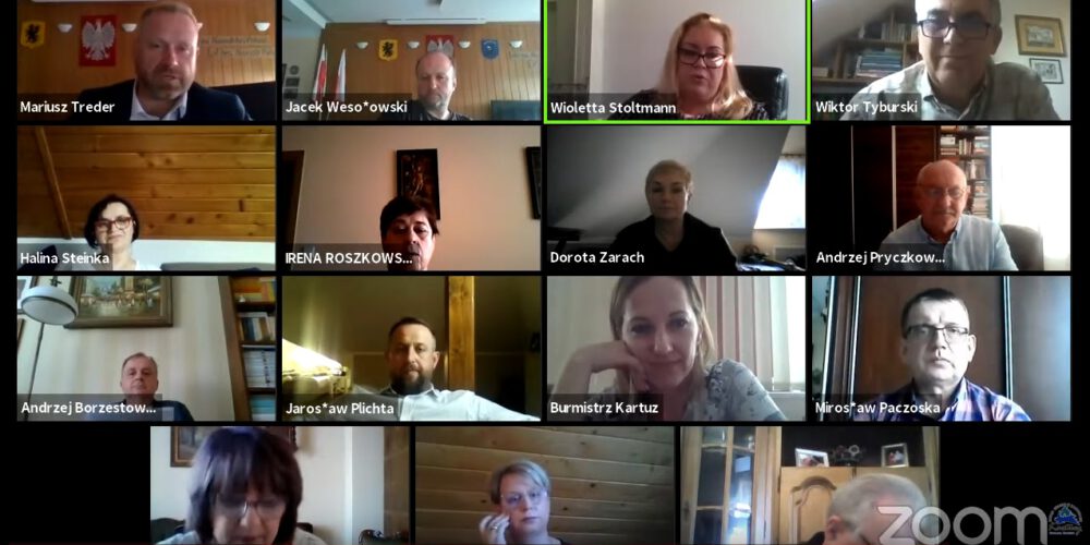 Kartuzy. Radni ponownie obronili mienie gminy. „Czy pozbycie się tego dworku to próba ucieczki od odpowiedzialności za doprowadzenie go do obecnego stanu?”