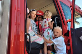 Pomieczyno. Przedszkolaki z wizytą u strażaków (zdjęcia)