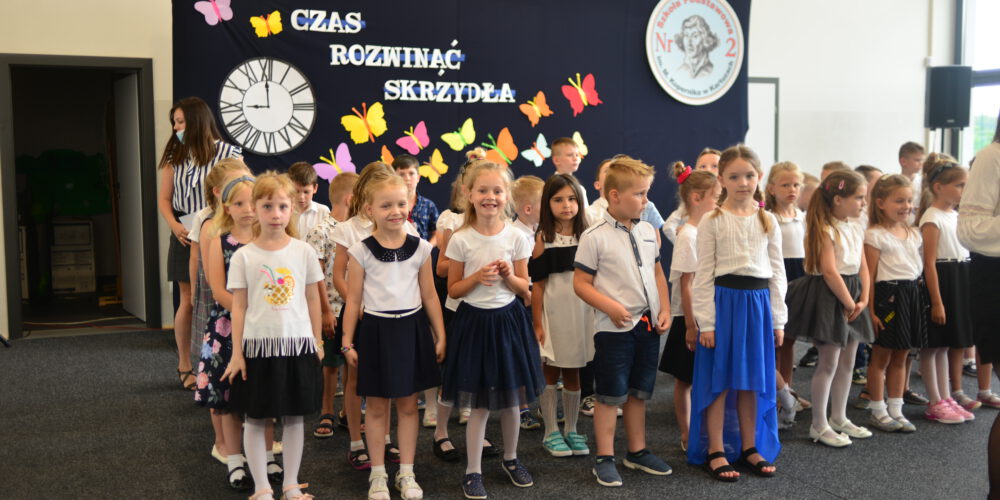 Kartuzy. Zakończenie roku w „dwójce”. Dzieci z „zerówki” odebrały dyplomy i nagrody (zdjęcia)