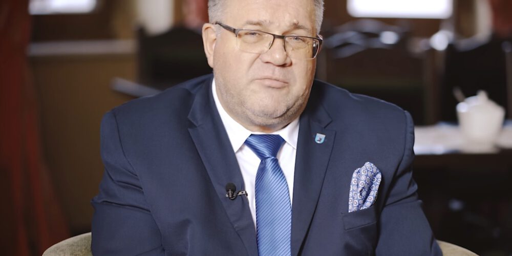 Kartuzy. Burmistrz nie otrzyma absolutorium? Komisja rewizyjna negatywnie ocenia jego pracę