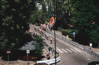 Kartuzy. Promocja miasta czy bezmyślny paraliż? Społeczność podzielona w sprawie mistrzostw kolarskich