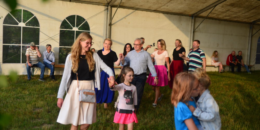 Hopowo. Tłumnie na zabawie pod „Szadym Bukiem” (zdjęcia)