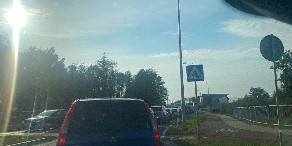 Kartuzy. Czytelniczka alarmuje ws. korków. „Rondo jest zapchane w każdą stronę…”