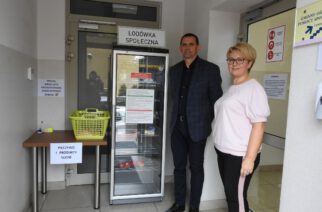 Sierakowice. Stanęła pierwsza w pow. kartuskim lodówka społeczna