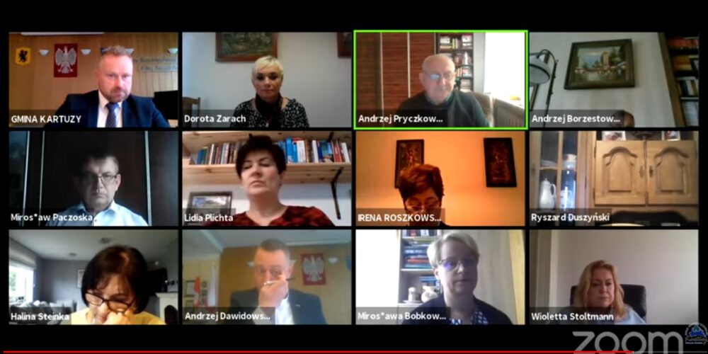 Kartuzy. Trwa sesja RM. Ulica Imbirowa w gminie? Radni pytają: „A może ulica Curry?”